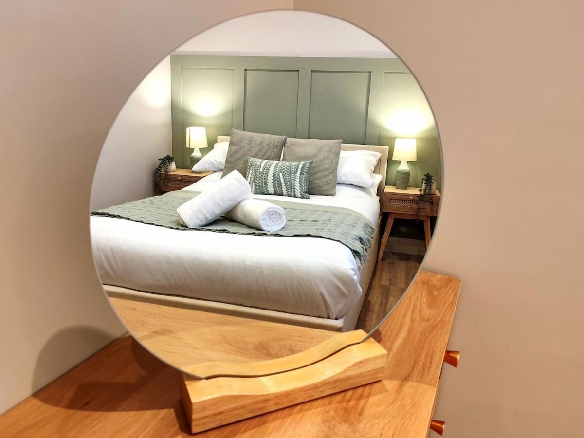Stunning Modern Apartment Sleeps 4 - 6 Min Walk From Golden Beaches-Free Parking Bournemouth Zewnętrze zdjęcie