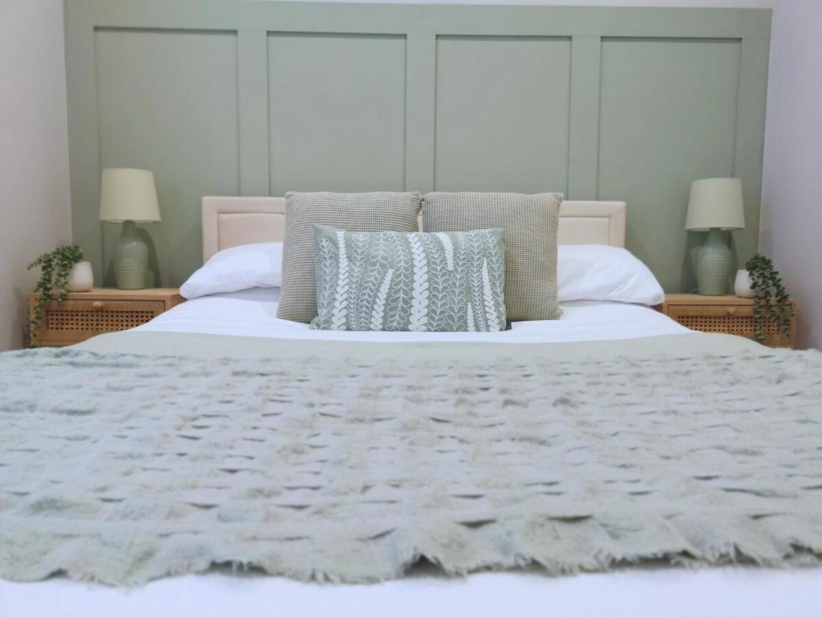 Stunning Modern Apartment Sleeps 4 - 6 Min Walk From Golden Beaches-Free Parking Bournemouth Zewnętrze zdjęcie
